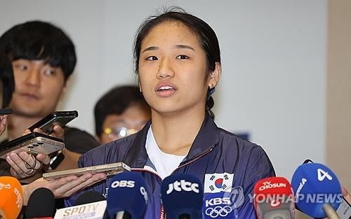 陷入苦战！苏莱扳平比分后 罗马再度丢球暂1-2落后维罗纳