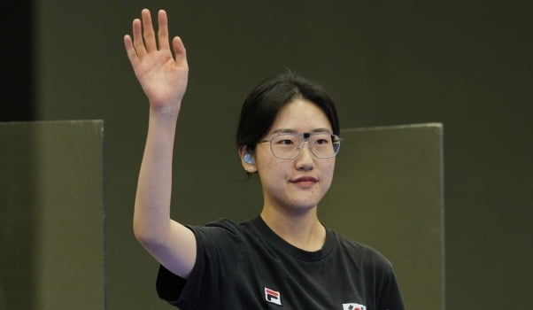 不需要防守！26分钟喷气机连入3球，暂3-0领先珀斯光荣
