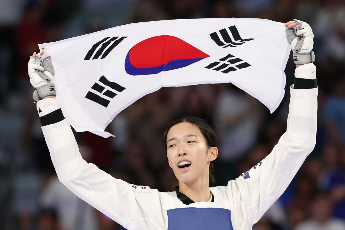 进攻乏力！半场结束，火箭首发五人合计31中6，命中率仅19.4%