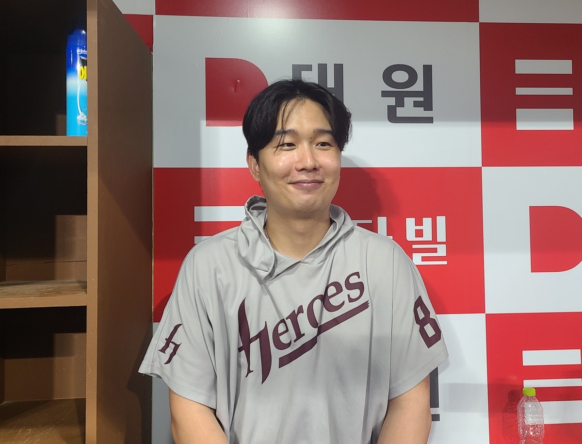 葡萄牙记者：阿莫林性格外向口才出众 C罗曾称赞他是诗人