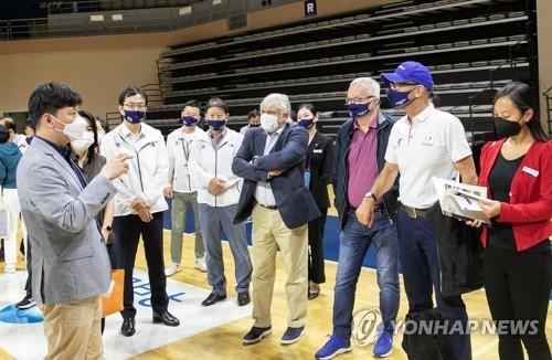 勇士VS雷霆前瞻：西部头名之争，库里出战成疑&勇士能否结束连败