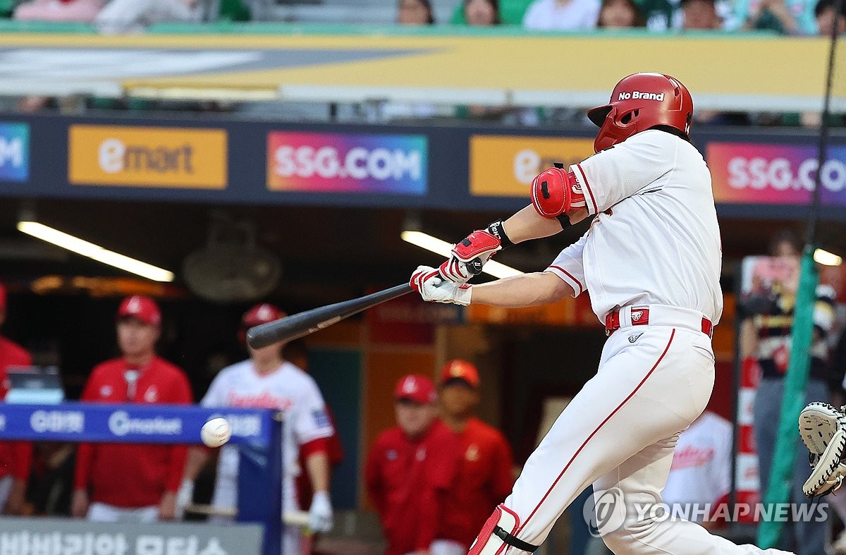 带伤坚持！李炎哲9中9独砍25分9篮板
