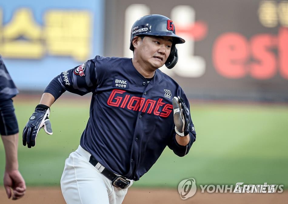 这怎么打！飞翼首发五将三分10中1 全场合计18中4