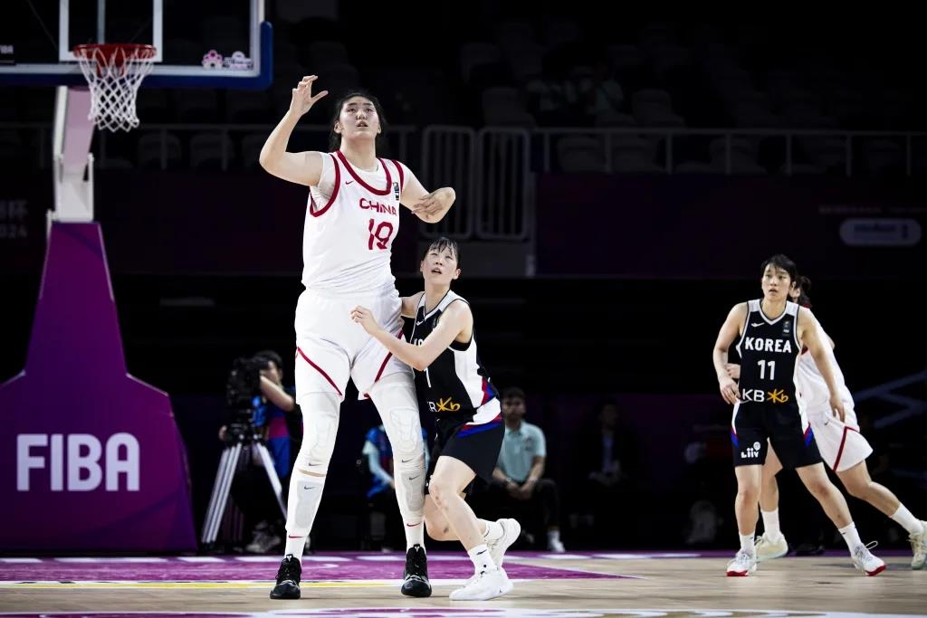李凯尔：适应国家队比适应NBA更难 毕竟我在NBA打10年了