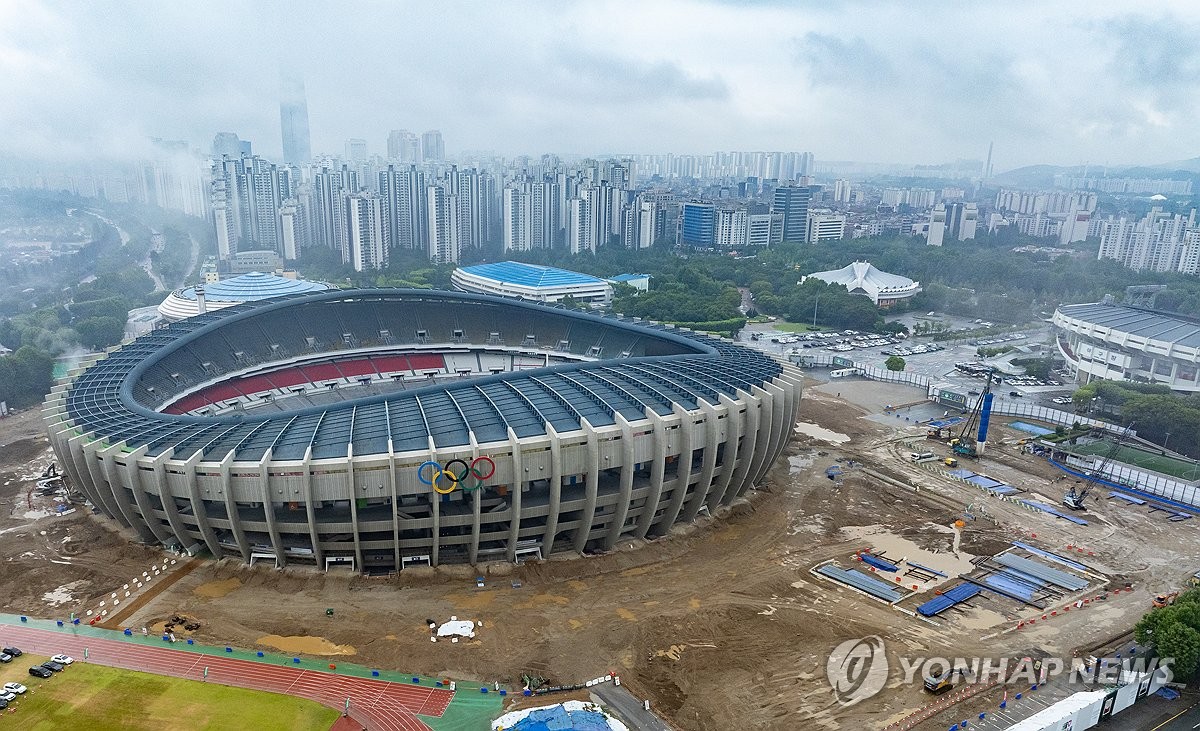 热刺发主场战铁锤帮赛前海报：本坦库尔、索兰克和维尔纳出镜