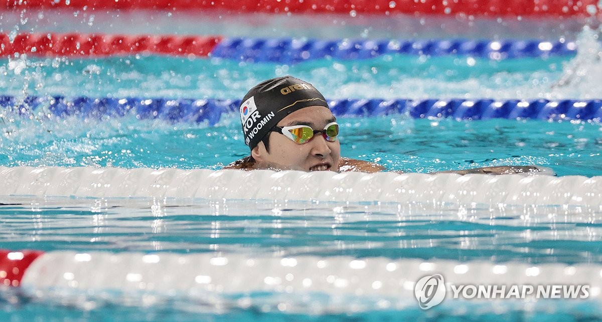 曼联官方：体育总监阿什沃斯离任 今夏加盟参与2亿引援