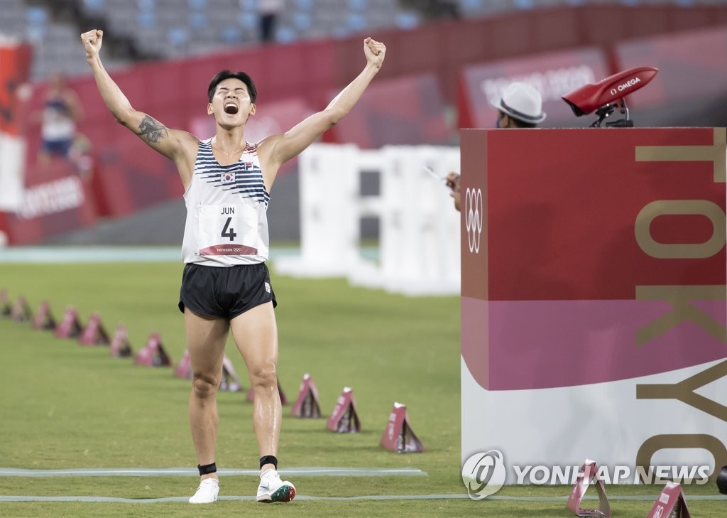 完胜！字母哥11中10，坎宁安23+6+5，利拉德创纪录，东部格局巨变