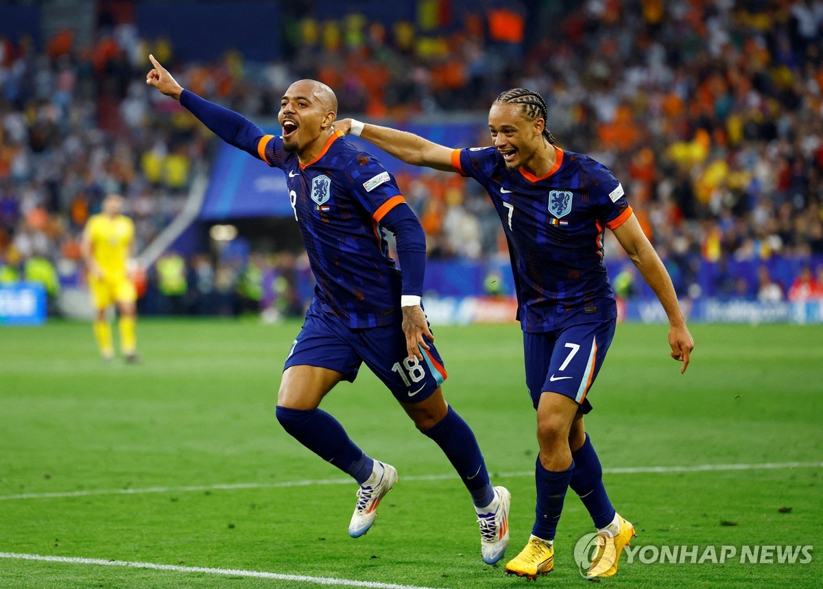 “pep out”话题登上英国热搜，两天前他刚与曼城完成续约