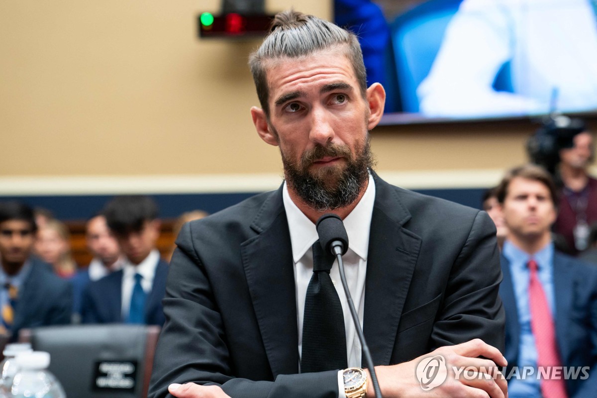 离谱！队长连场被罚下 B费抬脚过高两黄变一红离场