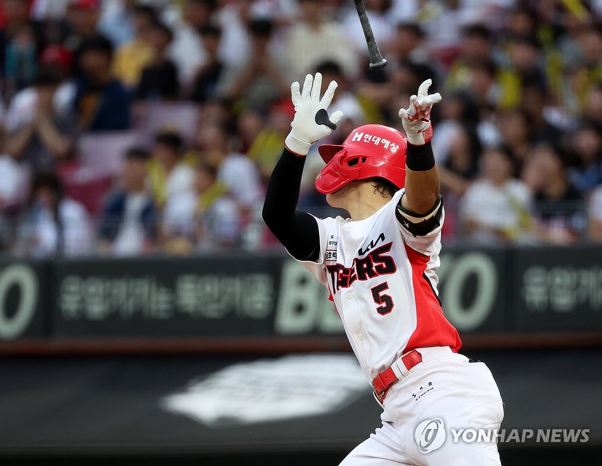 又快乐了！卢卡库门前离谱打高错失破门 那不勒斯仍0-0莱切