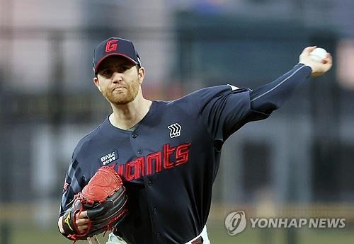 阿拉维斯vs塞维利亚全场数据：射门数10-8，射正数4-2