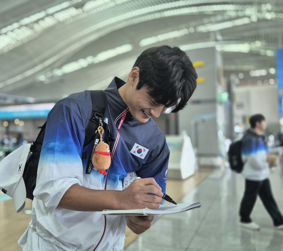 诺伊尔谈被吊门：我本可以往后退两米 但这是我们的比赛方式